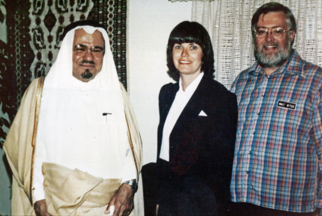Ahmed Zaidan (HZ1HZ), Dolores Marshall, Walt Marshall (W7SE) Walt (W7SE) en zijn XYL Dolores op bezoek bij HZ1HZ